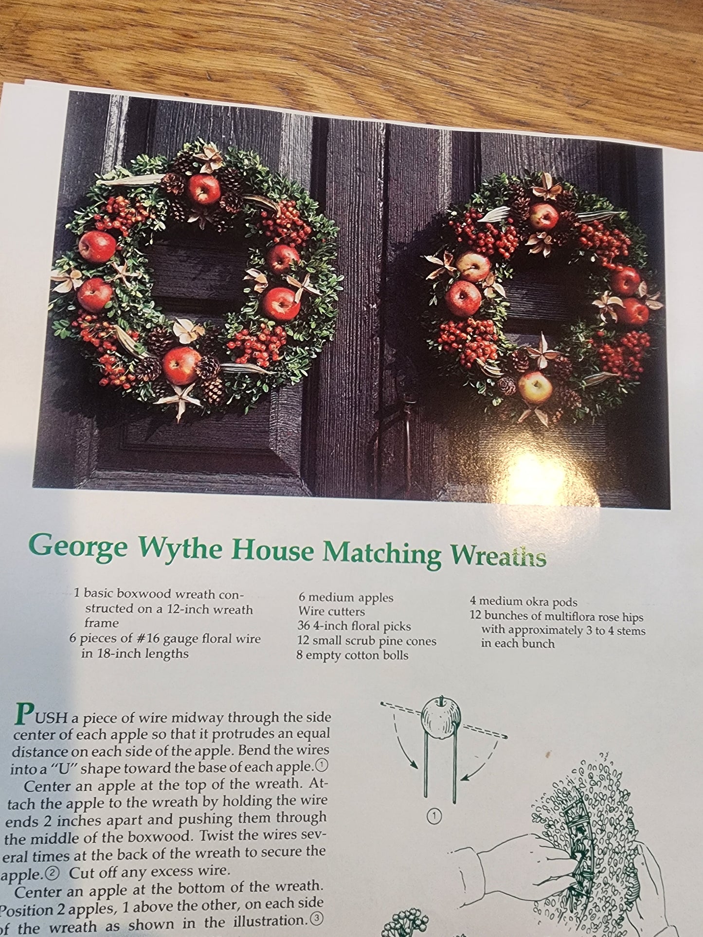 Colonial Williamsburg Decorates for Christmas Step-by-Step Crafts 1981