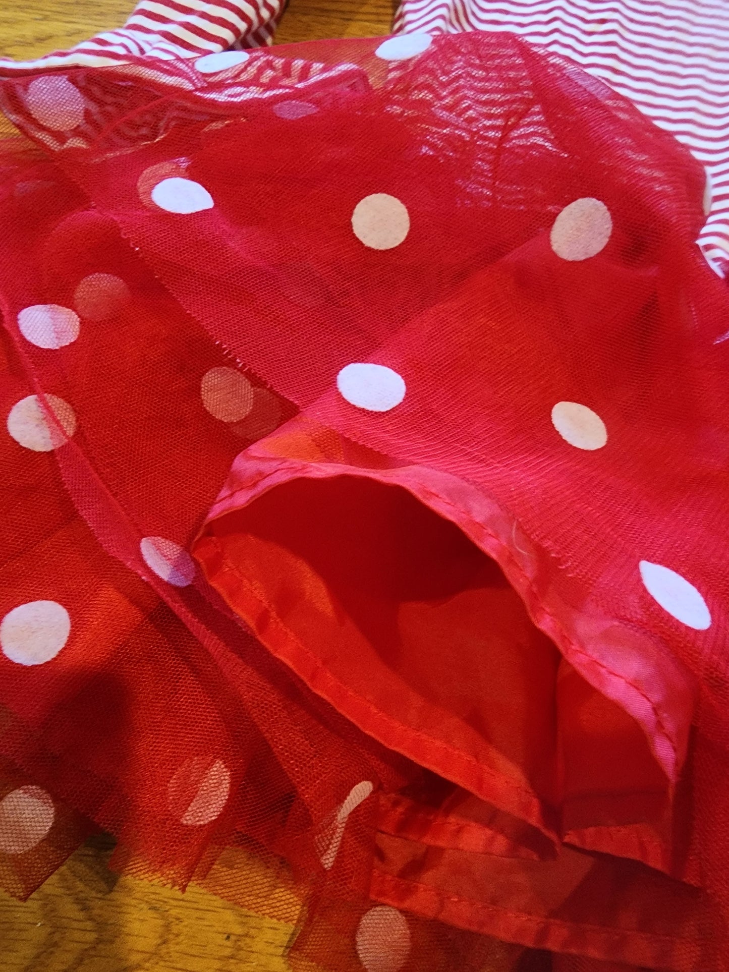 Festive Fun: Counting Daisies Girls' 4T Santa Christmas Dress!