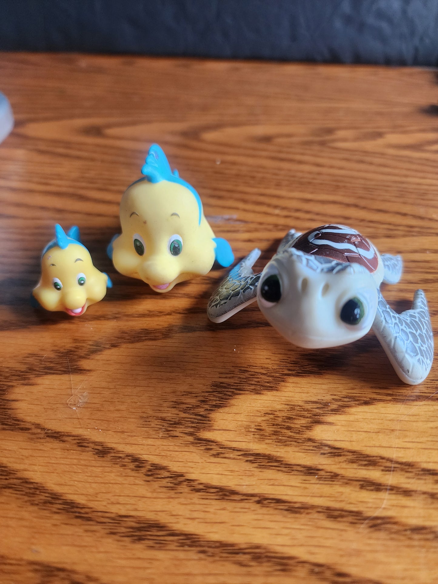 Disney Finding Nemo & Little Mermaid Figurine Set - Squirt & Flounder