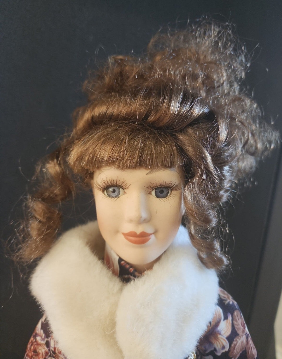 Exquisite Ashley Belle
Porcelain Keepsake Doll - Royal
Blue & Floral Gown