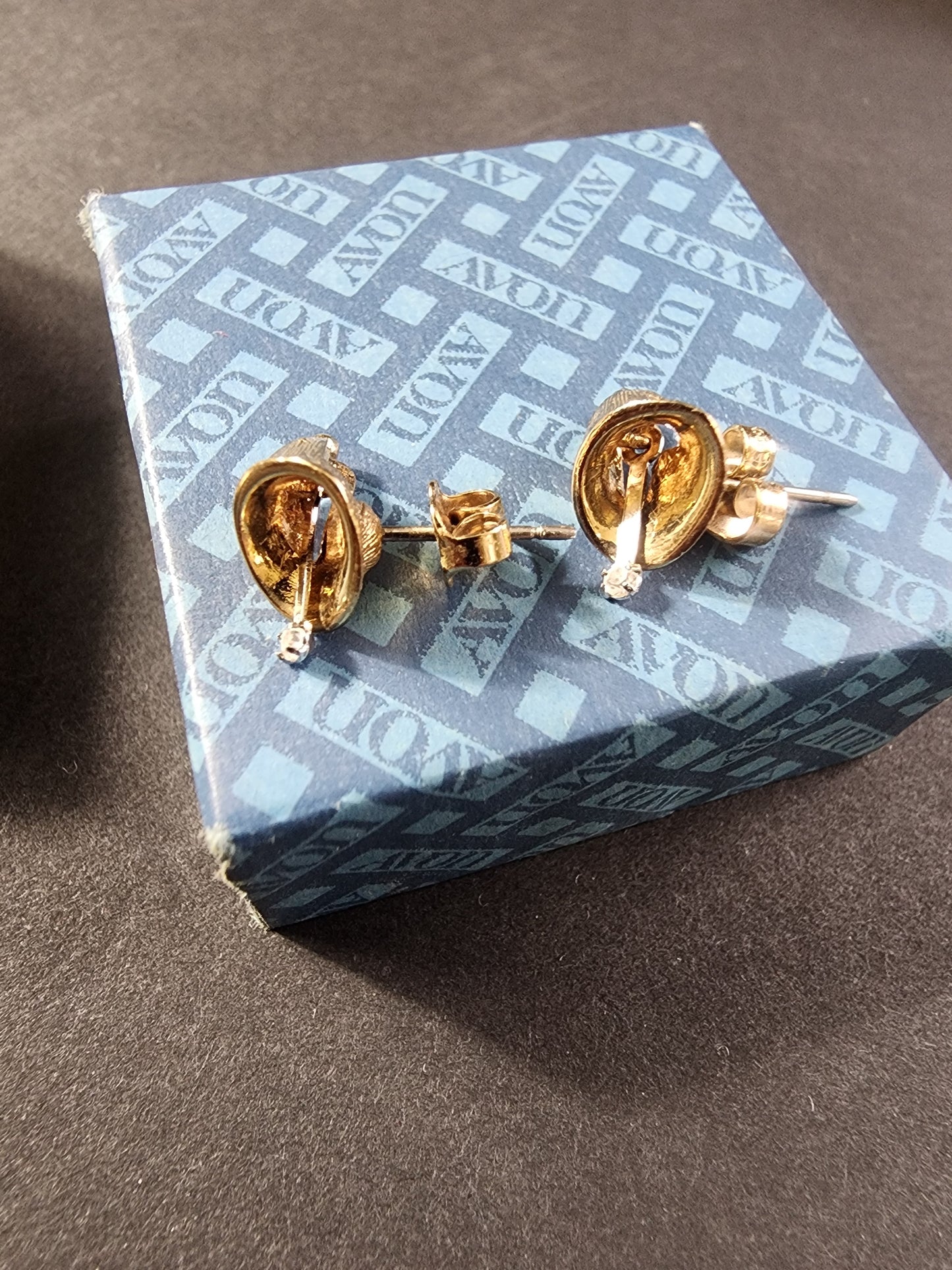 VTG 70s Avon Delicate Bells Christmas Holiday Dainty Gold Tone pierced Earrings