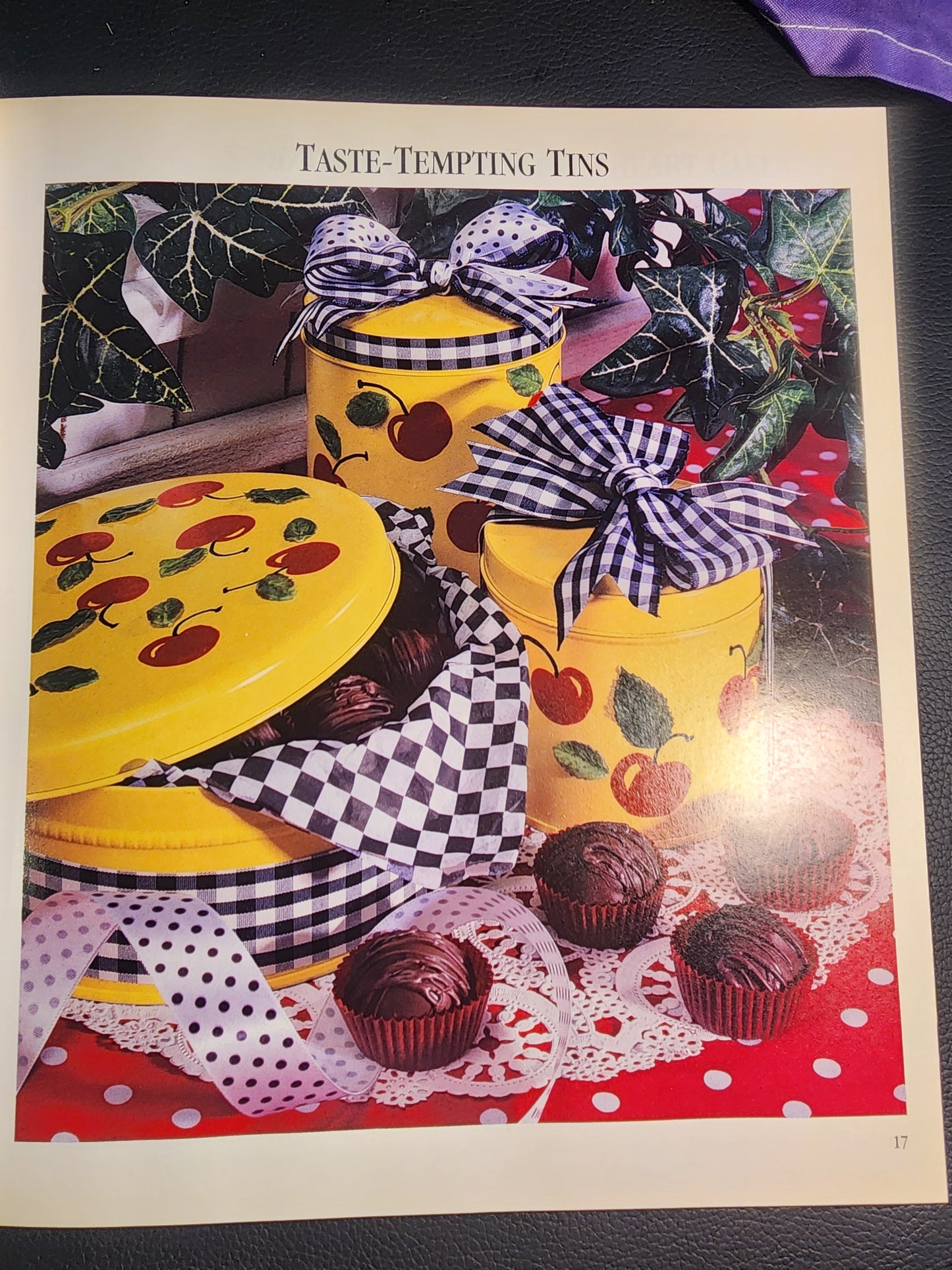 Year of Gifts of Good Taste by Leisure Arts Staff (1998, Hardcover)