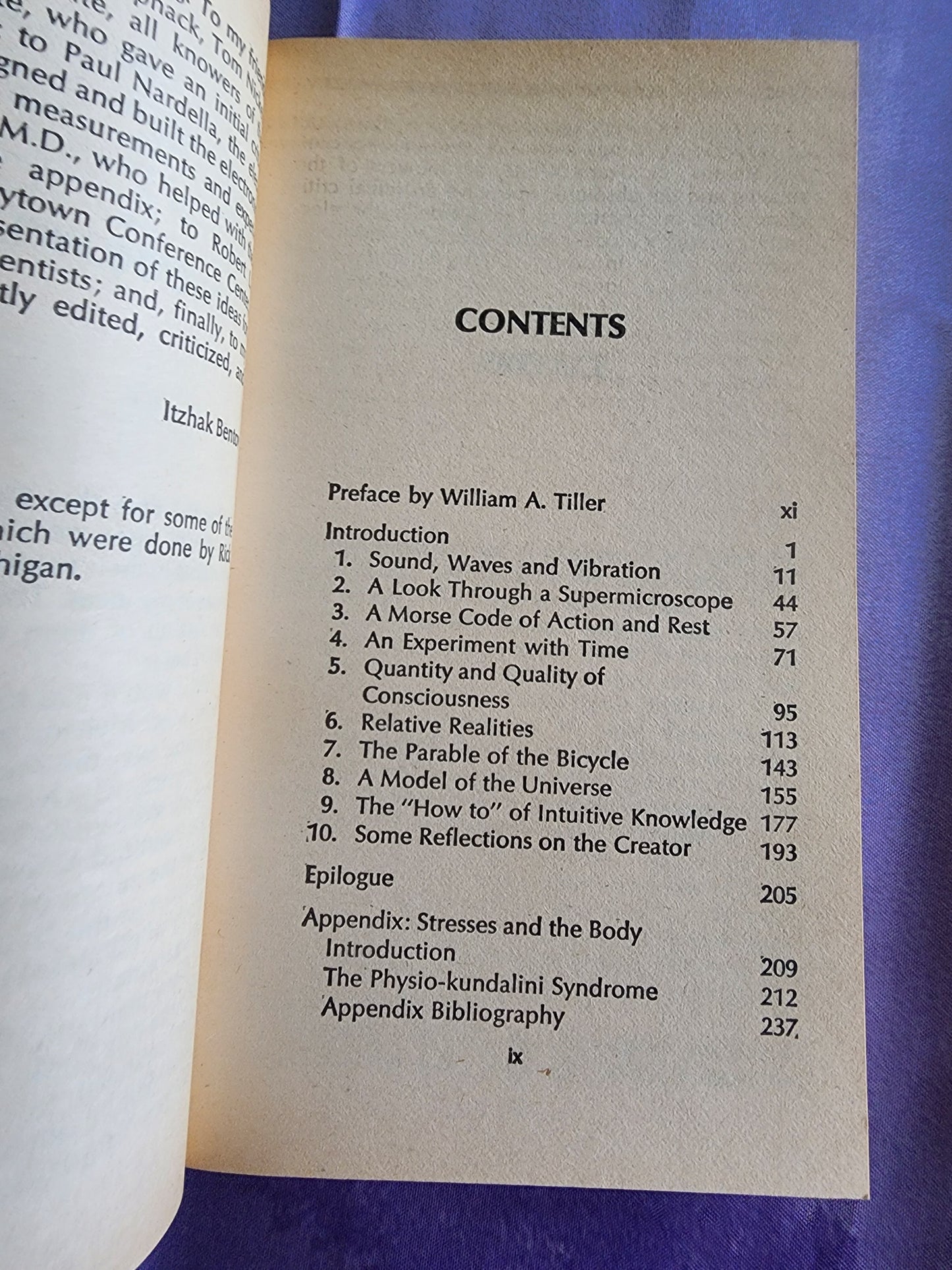 Stalking the Wild Pendulum: On the Mechanics of Consciouness (Paperback)