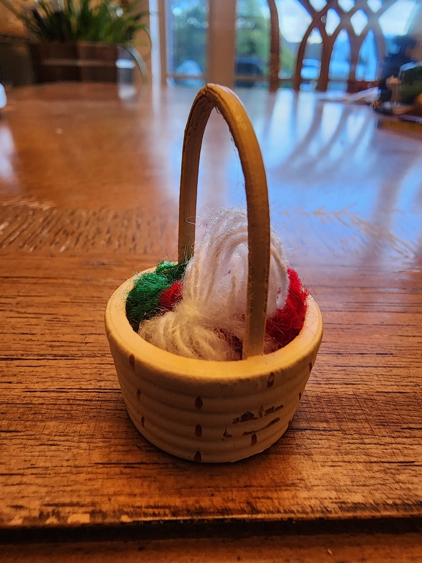 Miniature sewing basket with yarn