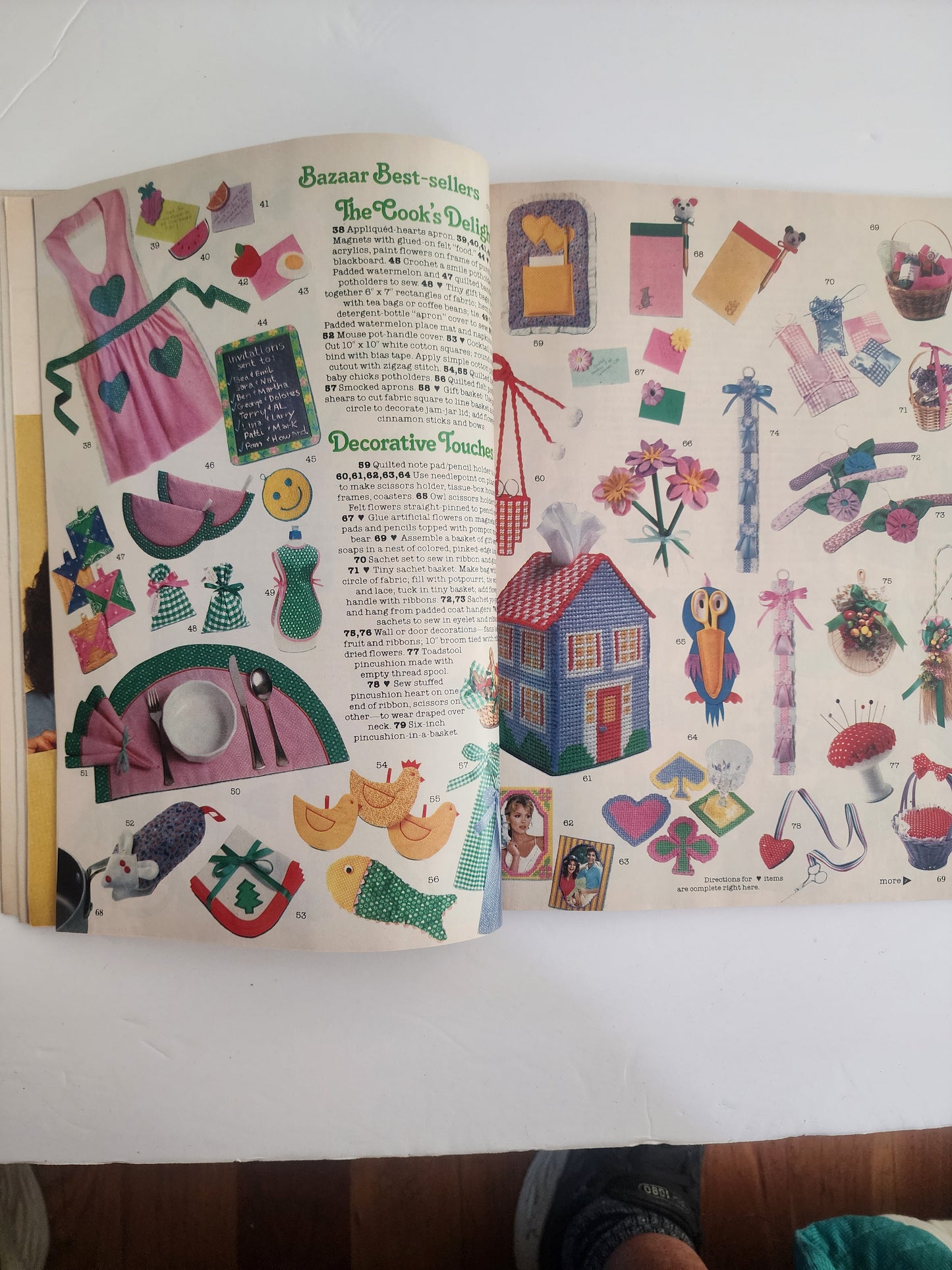 Woman's Day  August 1982 - 125 bazaar best-sellers and early-bird craft & gifts
