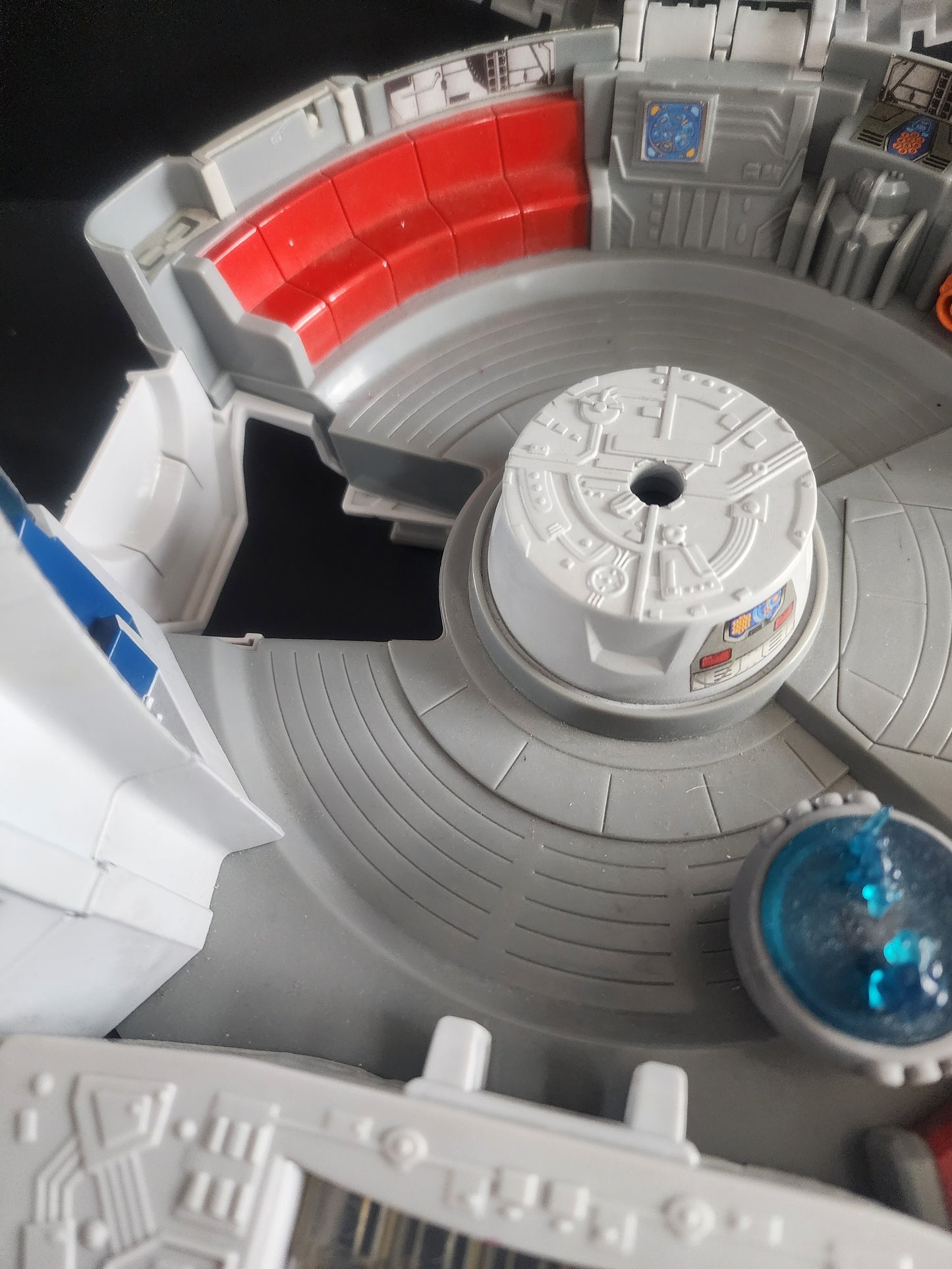 2011 Hasbro Playskool Star Wars Galactic Heroes Millennium Falcon Playset Ship