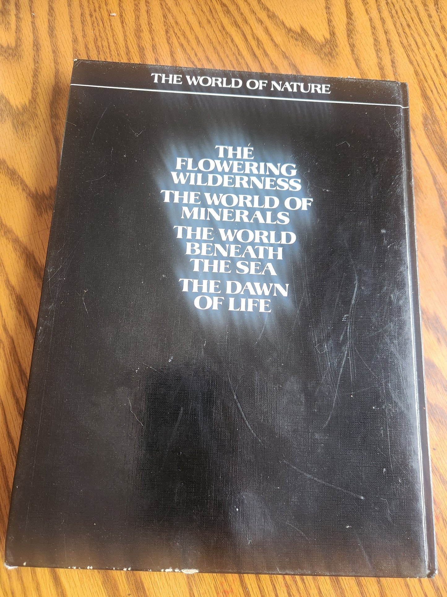 Dawn of Life (World of Nature Series) - Hardcover
Pinna, Giovanni 1972
