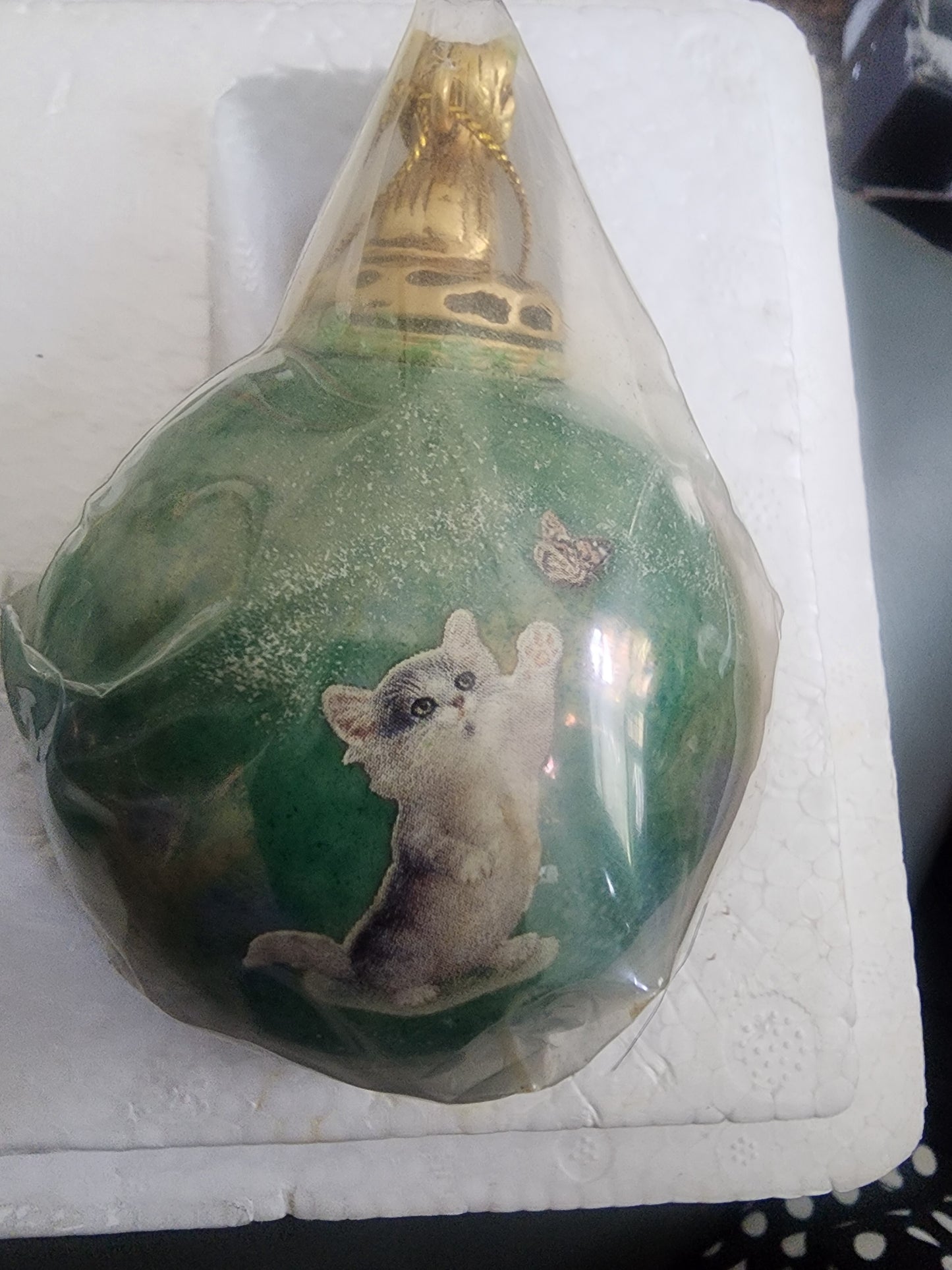 2 1999 Bradford Exchange Porcelain Hanging Figural Cat Round Ball Ornaments