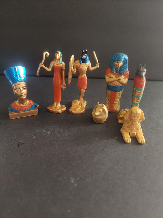 Ancient Egyptian Miniature Figurines Set, 7 Pieces with Pyramids, Educational History Toys for Kids.