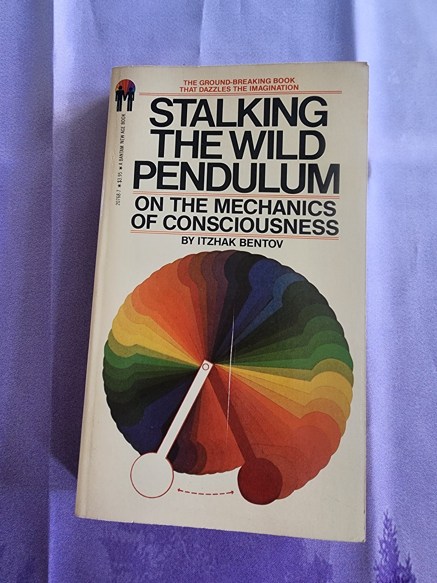 Stalking the Wild Pendulum: On the Mechanics of Consciouness (Paperback)