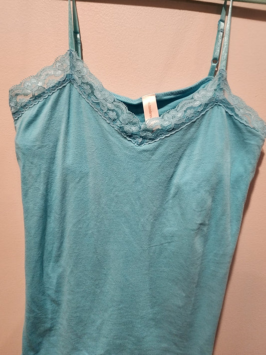 Girl's Jr.  Turquoise Lacey Tank Top XL 19, Could also be a Women's small.