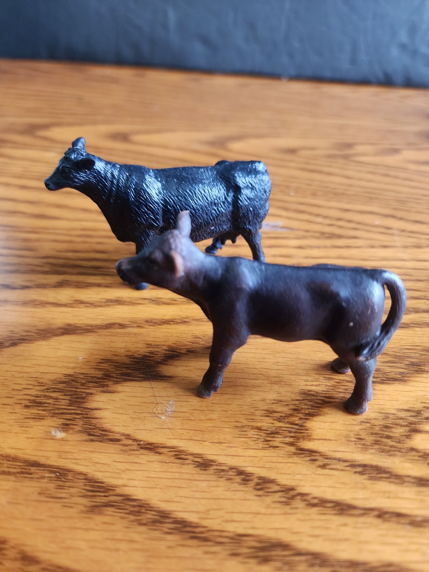 Lot of 4 animals 2 Bulls, cow & calf the biggest bull