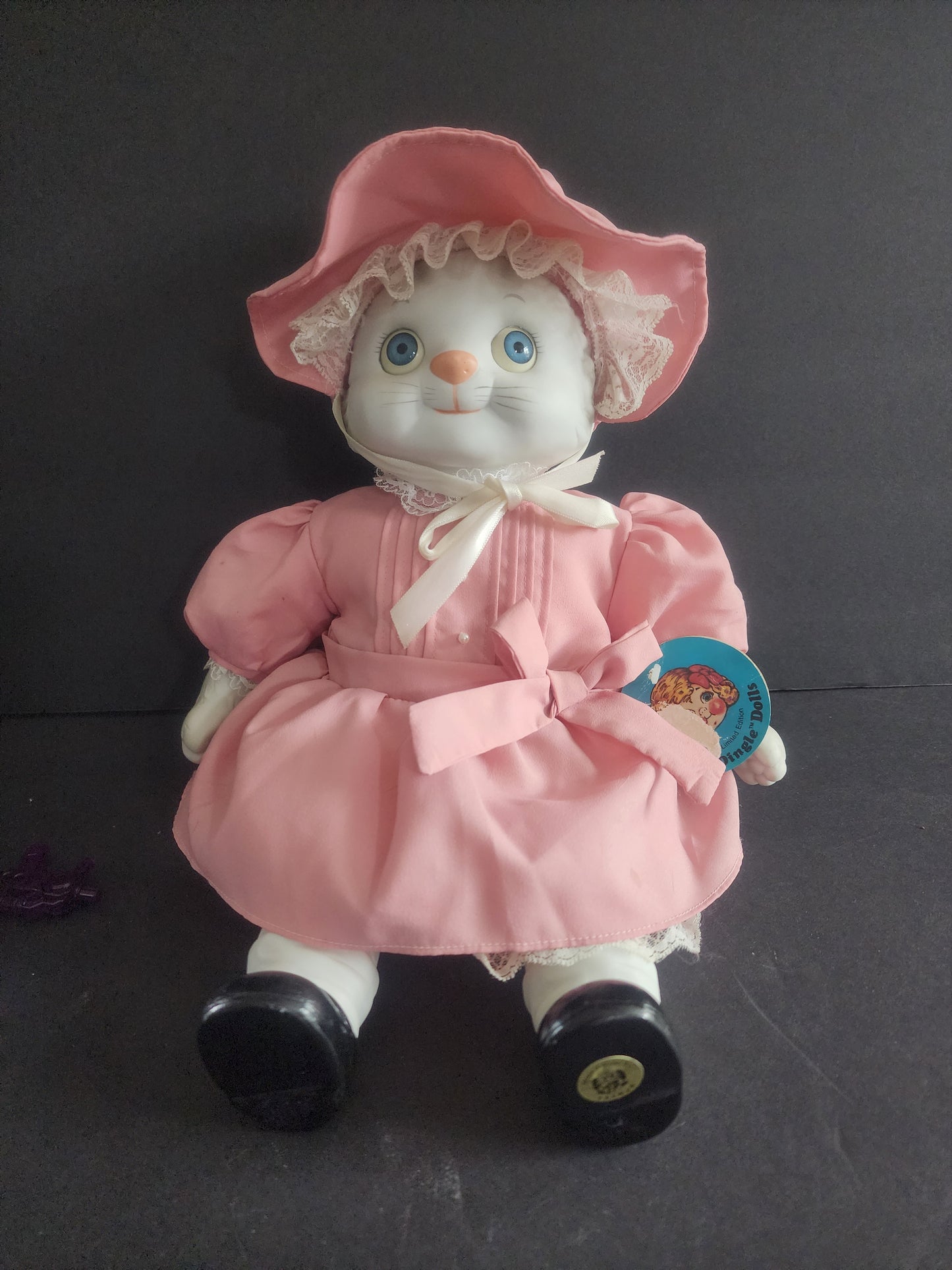 Dolly Dingle's Kittie Cuti Porcelain Musical Cat Doll L. Edition 681/2000