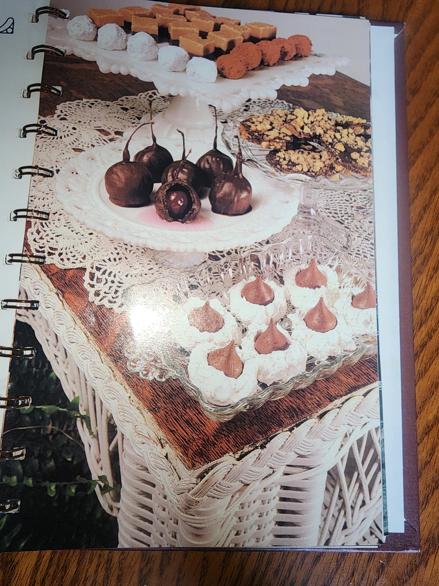 Hershey's Chocolate Memories through the years Cookbook sweet treats 1982