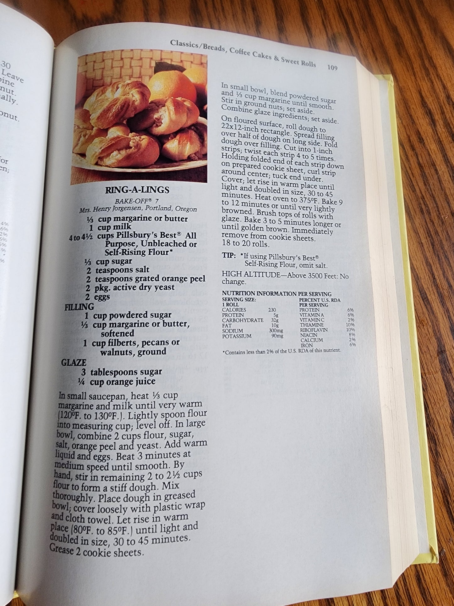 Vintage Pillsbury Kitchens Family Cookbook 1987 Hardcover