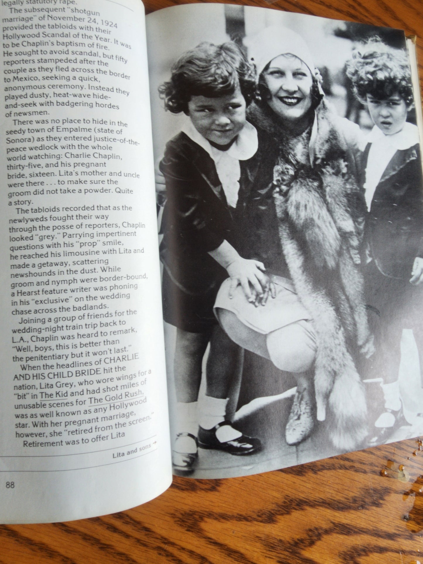 Hollywood Babylon The Legendary Underground Classic Hollywood's Darkest secrets