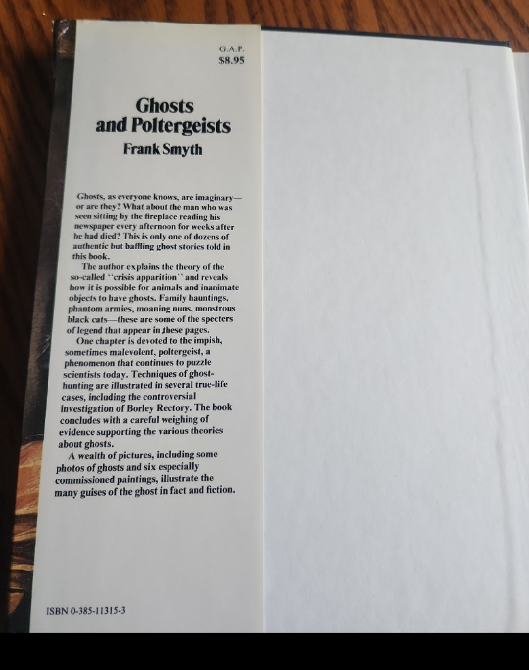 Ghosts and Poltergeists by Frank Smyth. Supernatural HC book 1976