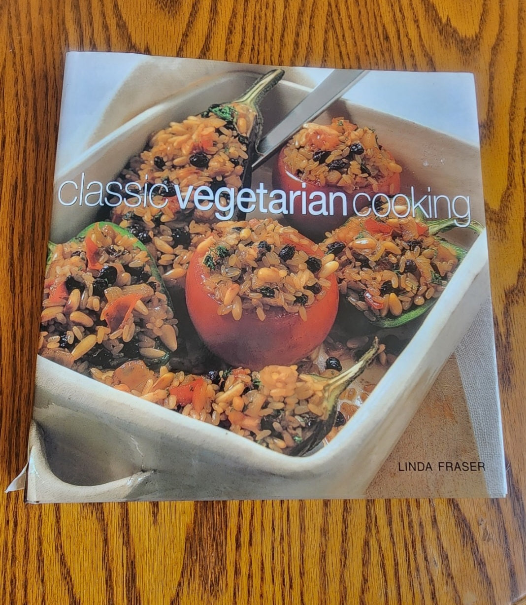 Classic Vegetarian Cooking - Hardcover By Fraser, Linda Cookbook