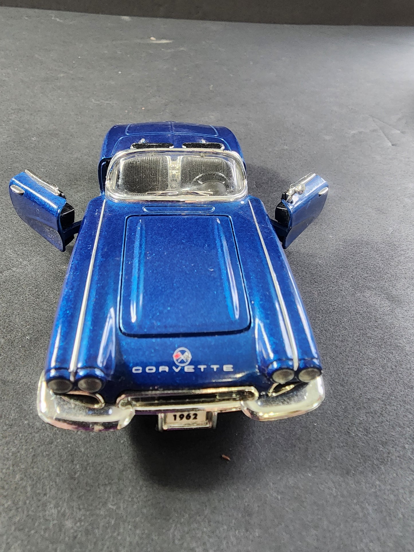 CHEVROLET CORVETTE 1962 CONVERTIBLE BLUE SS5750 1:32 Scale model car, friction action