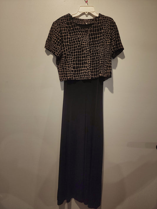 Black maxi dress paired with a short-sleeved top featuring a Giraffe Pattern M