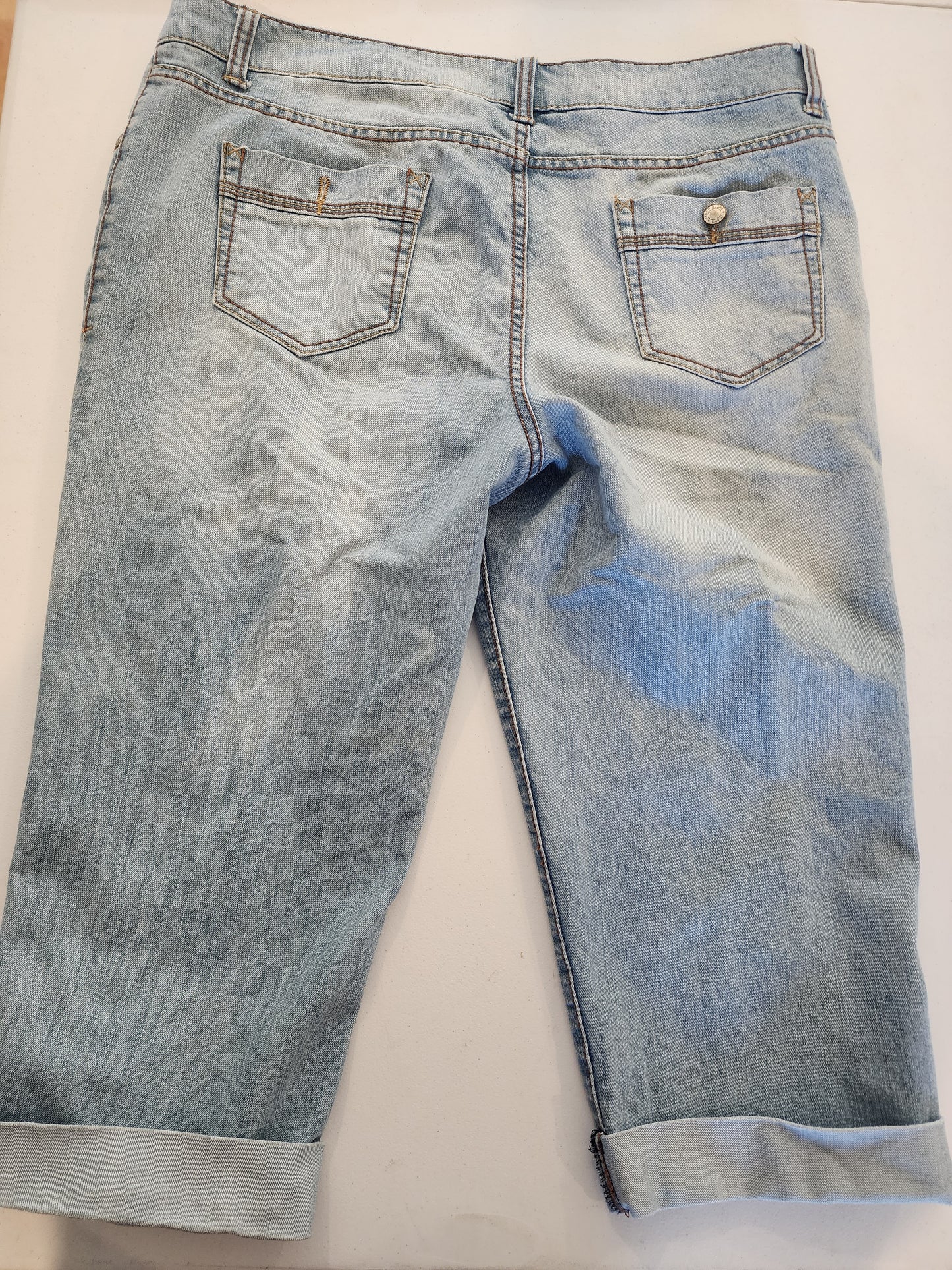 Faded Glory Capri Jeans. Cuffed. Size 18.