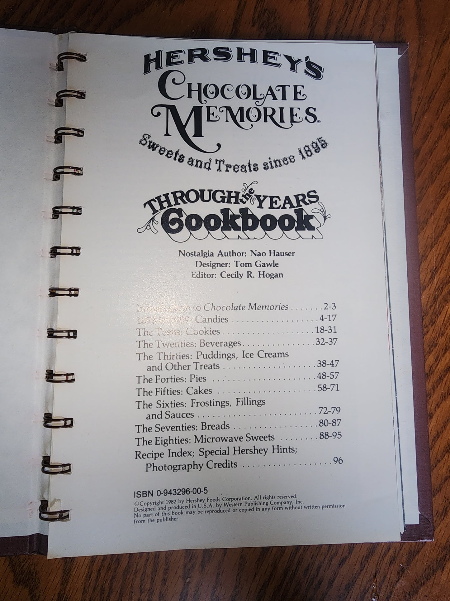 Hershey's Chocolate Memories through the years Cookbook sweet treats 1982