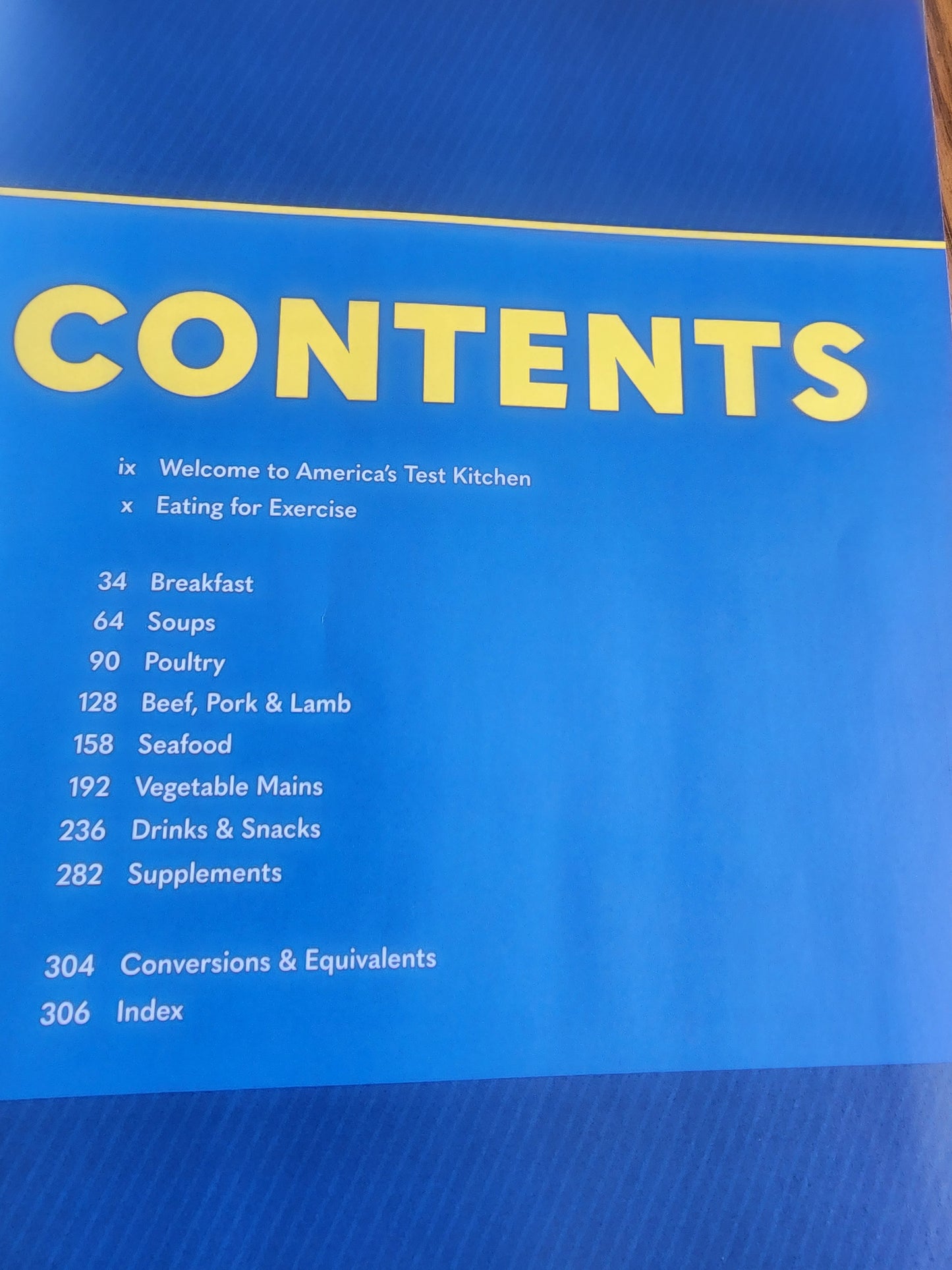 Everyday Athlete Cookbook: 165 Recipes to Boost Energy, Performance & Recovery