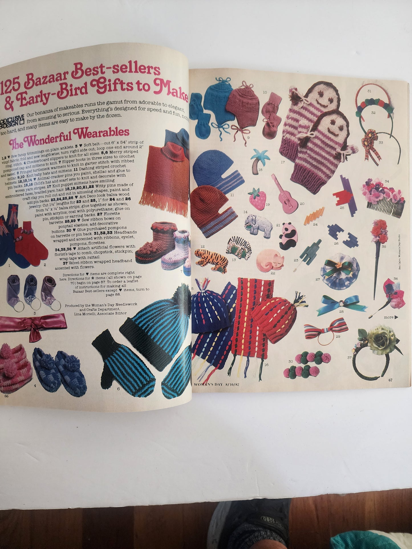 Woman's Day  August 1982 - 125 bazaar best-sellers and early-bird craft & gifts