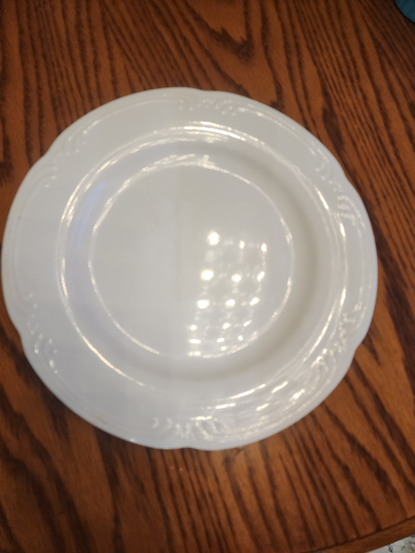 Vintage Pfaltzgraff Heritage White Dinner Plate 10" Stoneware USA Scalloped