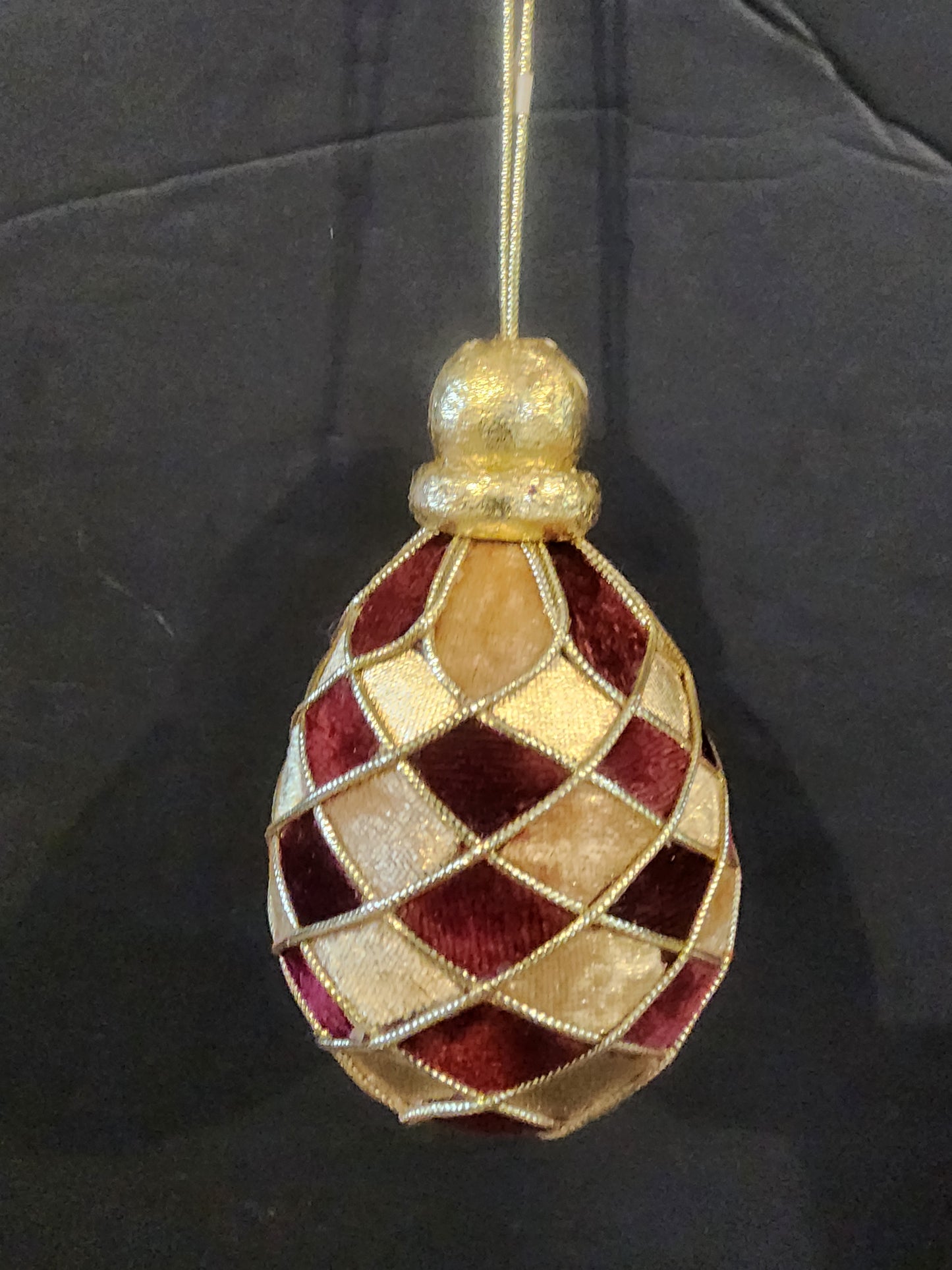 No-Sew Quilted Fabric Christmas
Ornament Burgundy Gold Velvet 4.5" VTG
