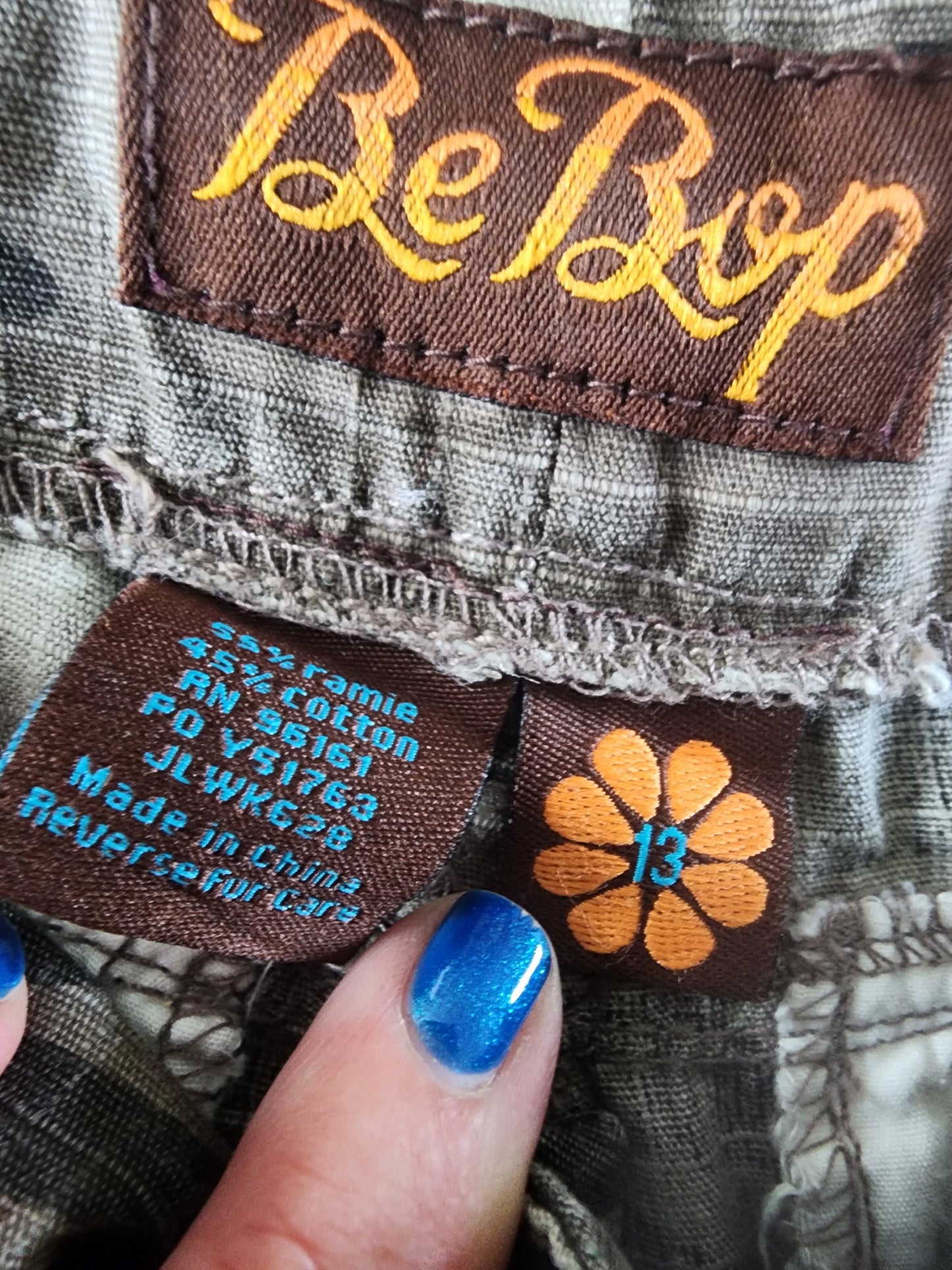 Be Bop Camo Cargo Capris Shorts Size 13 Tan Brown khaki, Camouflage