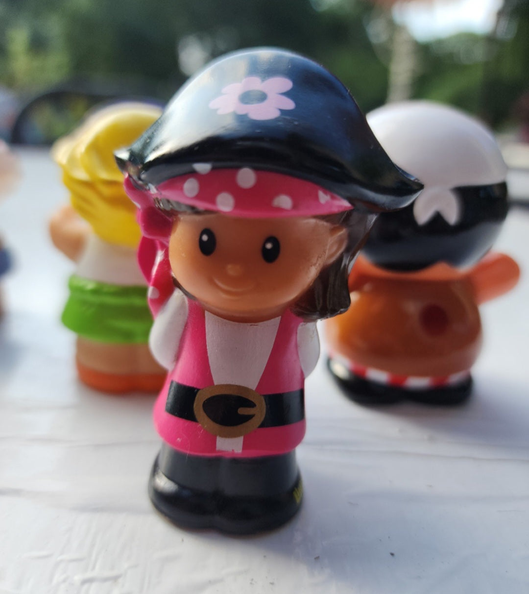 Fisher Price Little People Mia Pirate Noah boy in flip flops & Pirate