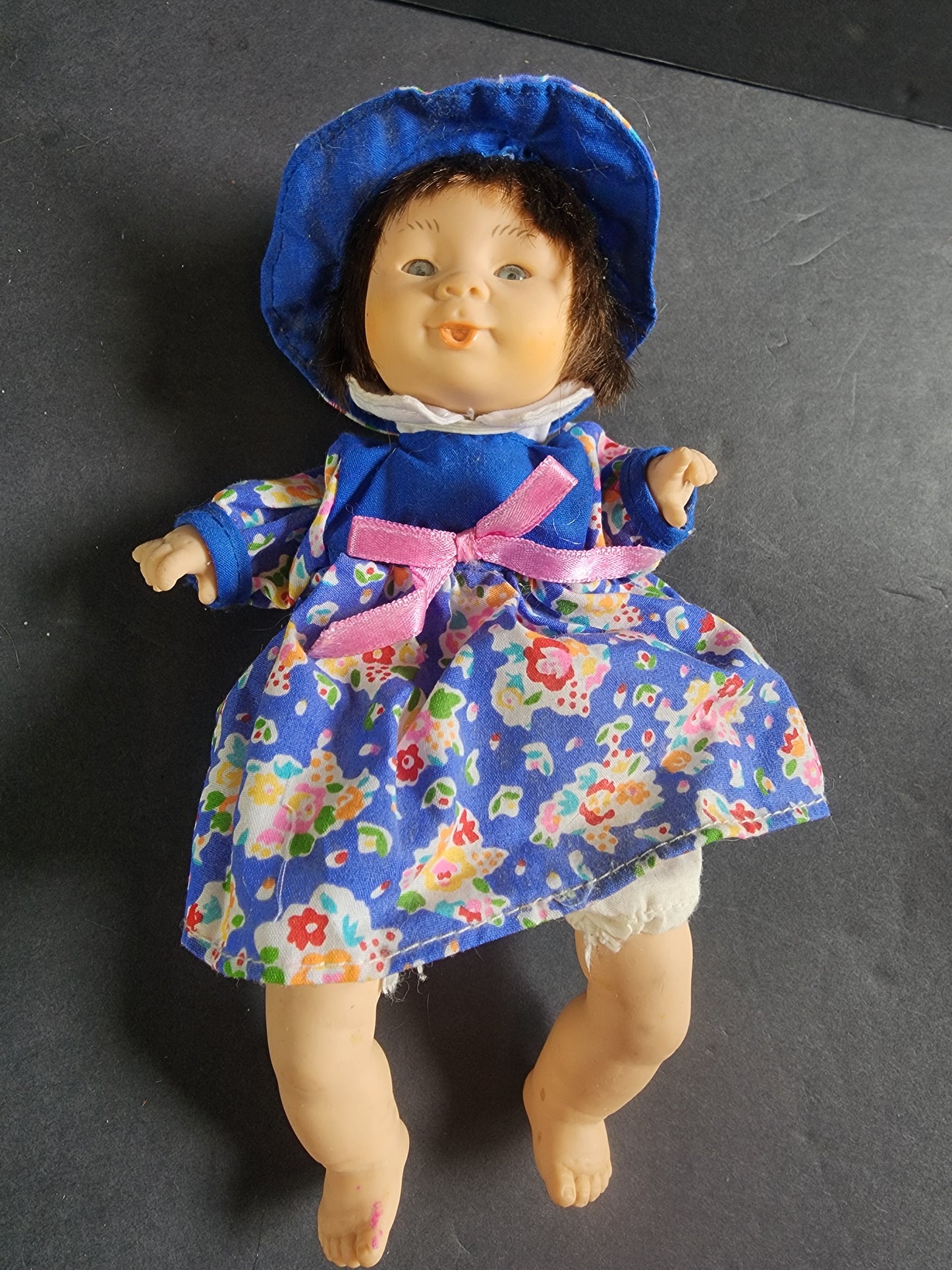 Gi-Go Palm Pals 8" Happy Kids Collectible Bean bag Doll