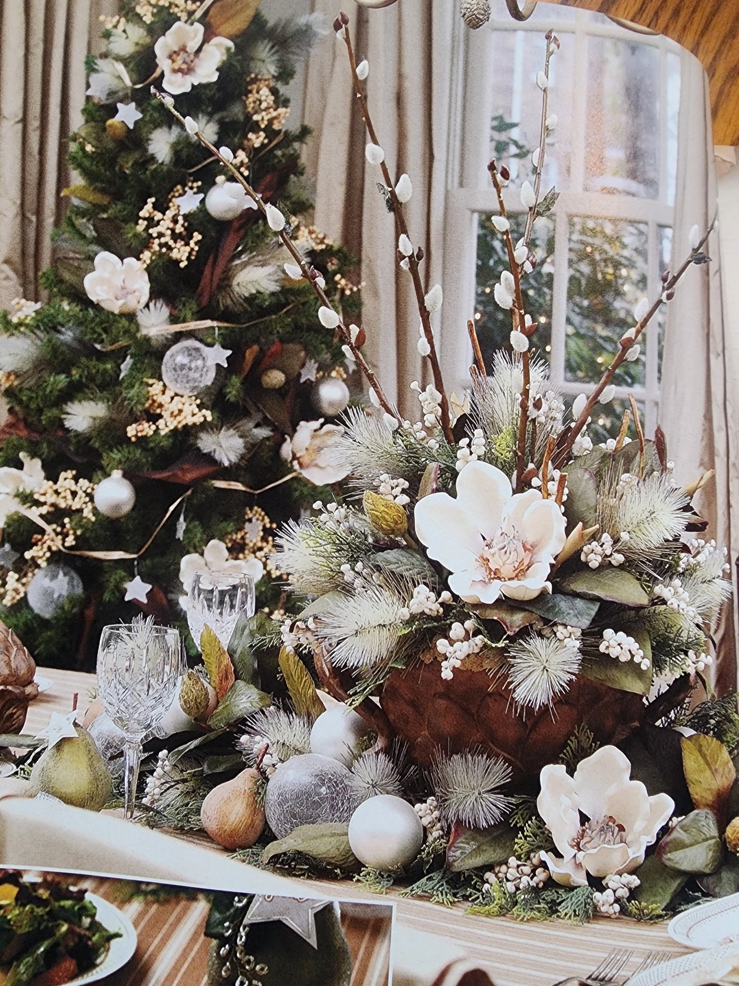 The Spirit of Christmas Creative Holiday Ideas by Leisure Arts 2005