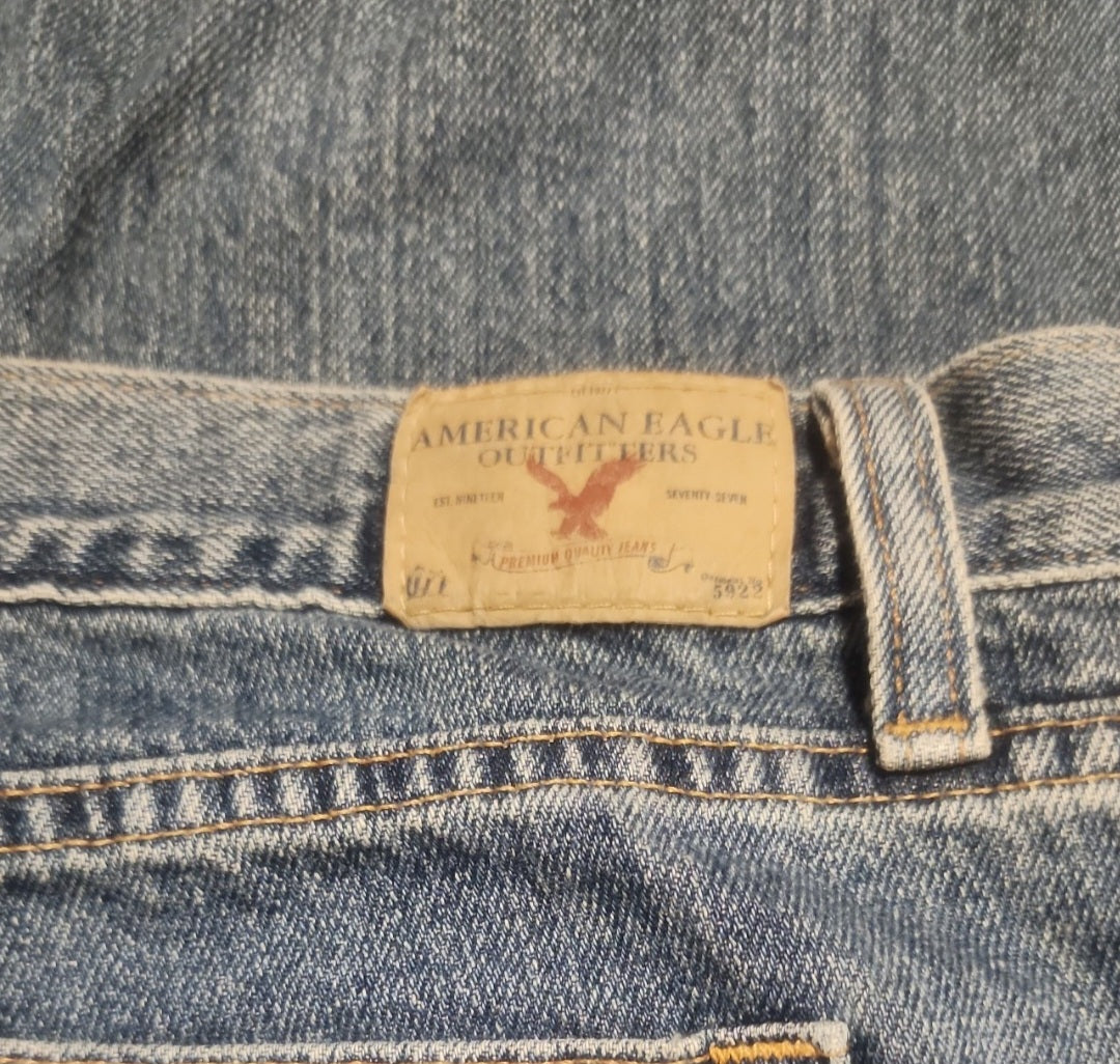 American Eagle Outfitter Blue Jeans Size 16.
